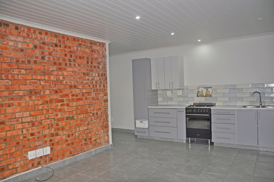 5 Bedroom Property for Sale in Reebok Western Cape